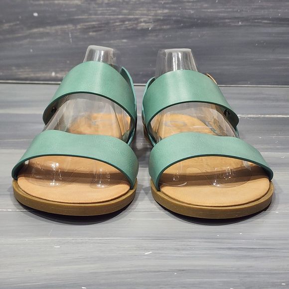 Journee Lavine Sandals Size 7 Blue Wide Strap‎ Gold Tone Buckle Flat Cushioned - Picture 5 of 11